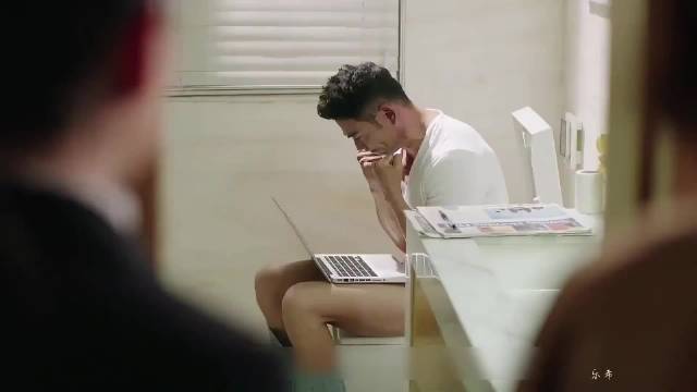 马桶上的沉思者亮相三分钟安利佳片