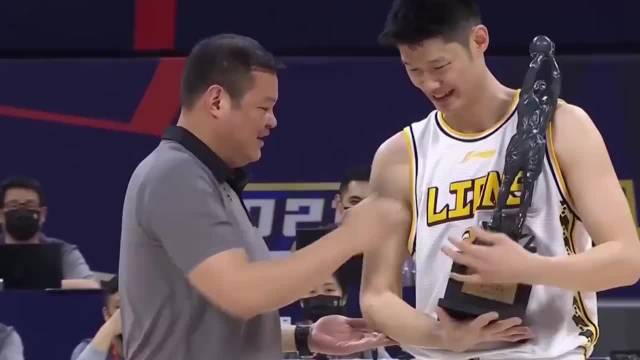 胡金秋从布鞋男孩成长为国家队核心