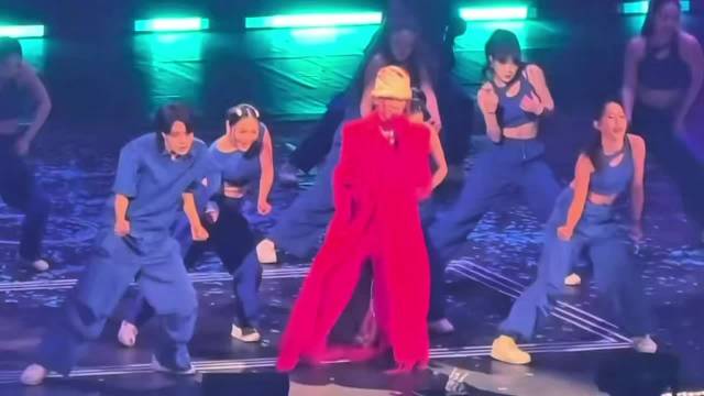 陈小春亲自开唱《街角的晚风》音源上线，沙哑嗓音诠释春式魅力