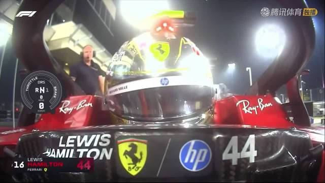 水果姐Katy Perry现身迈凯伦P房观赛，赛后紧盯维斯塔潘