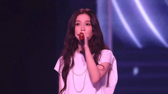 虞书欣唱了属于小兰花的失忆 她在一首首歌里回忆自己的来时路