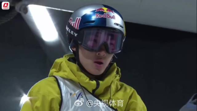 苏翊鸣以热爱逐梦冰雪赛场，用坚韧书写青春篇章