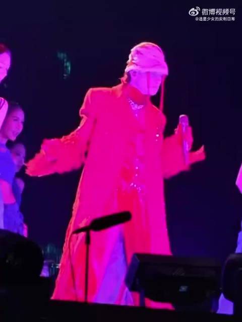 陈小春《街角的晚风》音源上线，沙哑嗓音再现港风江湖