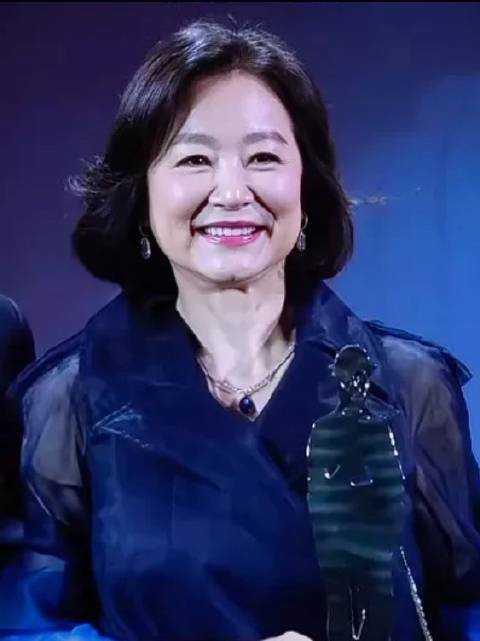 林青霞香港5000平豪宅现蟑螂,丈夫1.3亿港币购八年打造