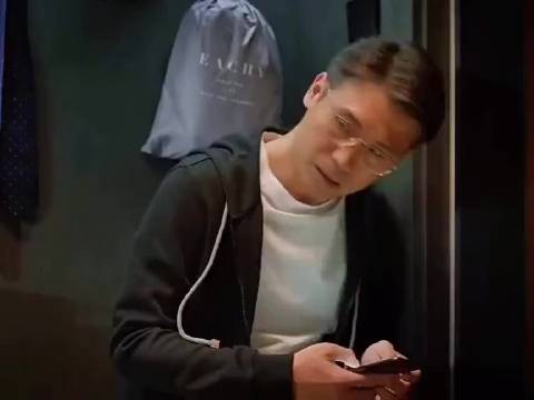 爸爸出轨，儿子的做法太暖了，妈妈的后盾