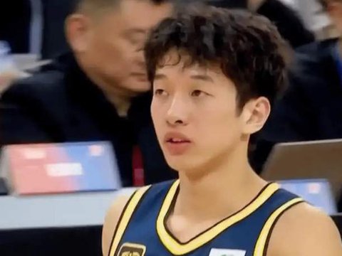 杨溢打出战略性意义！连进三分+灵活组织，解压徐杰并盘活胡明轩