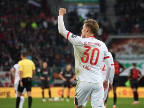 实力较弱的奥格斯堡爆冷击败勒沃库森粉碎了后者微弱的夺冠希望