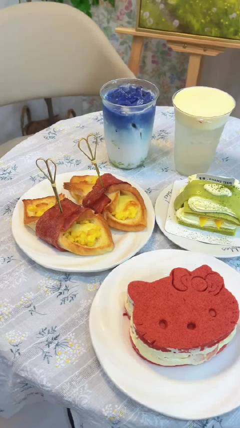 龙门新开日系蛋糕店推出Hello Kitty造型甜点