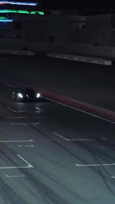 顶级！ FIA主席本苏拉耶姆在迪拜与扎克-布朗和Toto-沃尔夫体验各路神车