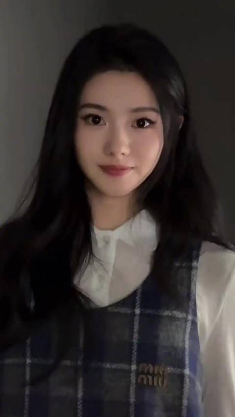 刘浩存也cha了 eat it up，是可爱版的