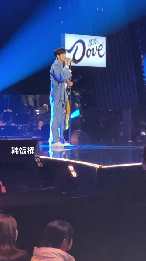 张卓尔《海阔天空》获导师联席评审500满票