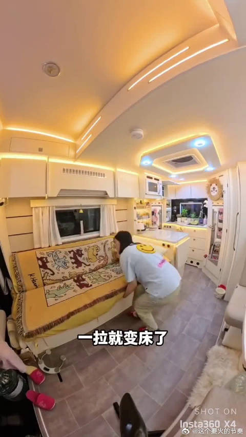 房车定制4座6卧满足家庭出行需求