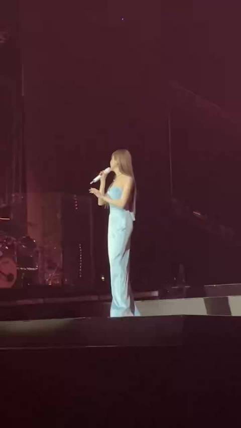 王心凌佛山演唱会粤语互动点燃全场