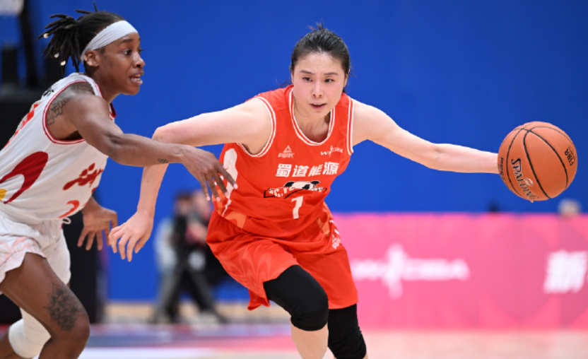 112比65狂胜47分！女篮霸主首秀杀红眼：没李梦韩旭还是争冠大热