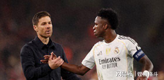 佛爷出手！皇马内乱火速平息，维尼修斯与阿隆索拥抱背后藏玄机