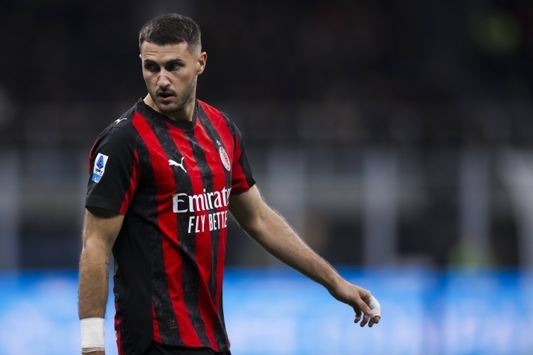 一日意甲动向：国米大胜科莫晋级榜首，米兰中锋实在是太令人发愁