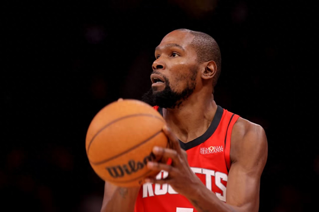 火箭自研版詹皇？都不如同期西蒙斯，非卖品还不如多给双探花机会