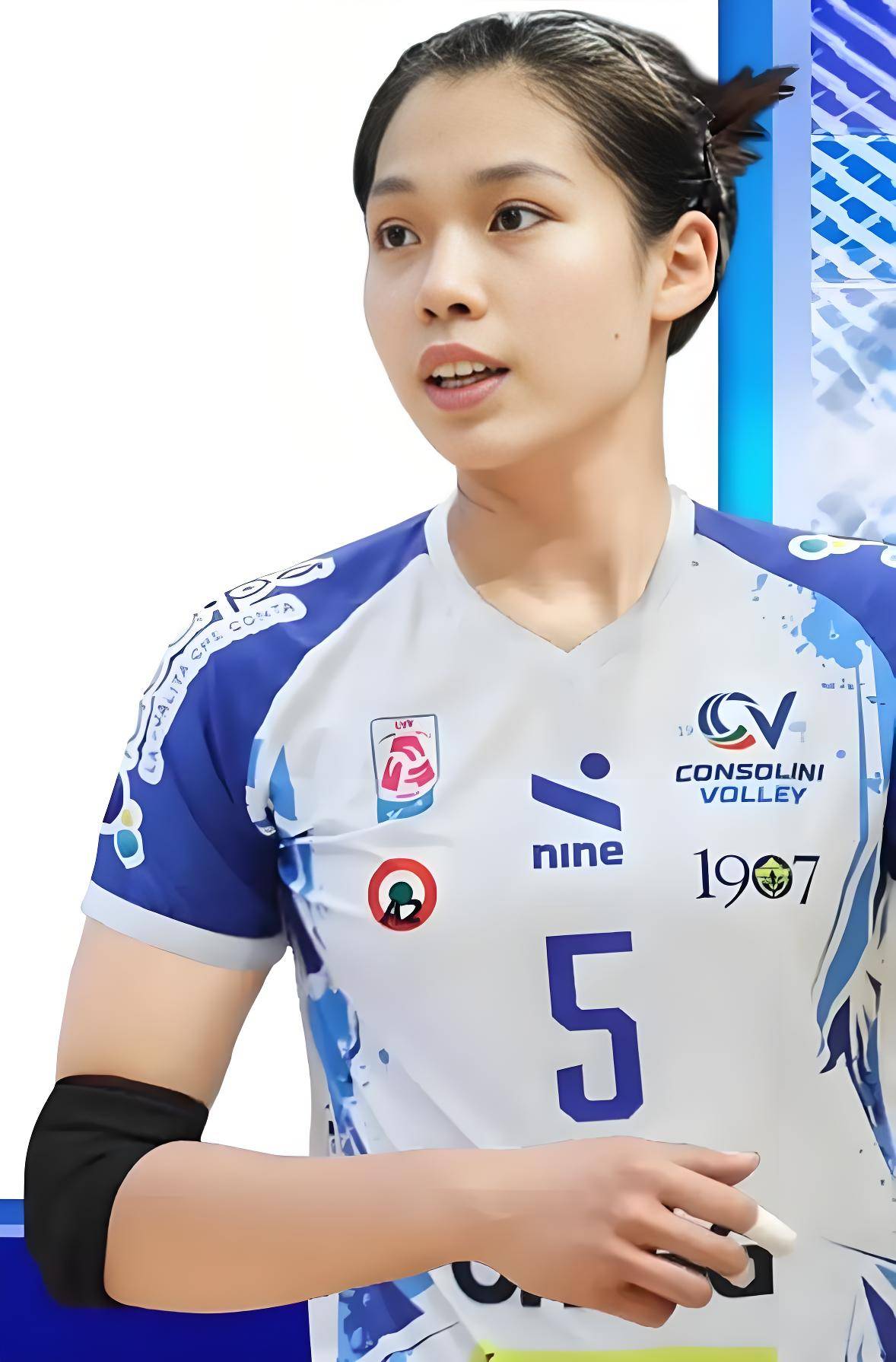 比李盈莹晚到意大利的庄宇珊通过体检，身披5号战袍！