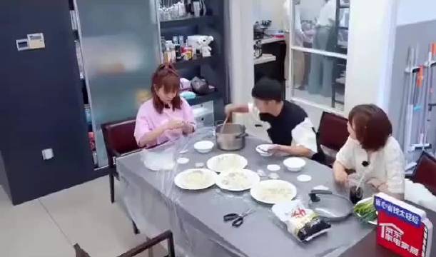 李维嘉洁癖严重的可怕，吴昕东北话都逼出来了