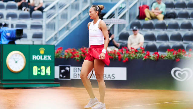 郑钦文2025年罗马站击败萨巴伦卡、法网首进八强