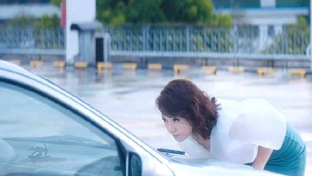 肖央这倒车技术我至今都没学会 肖央