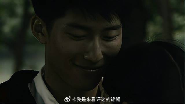 老三穿好棉袄，一把将静秋拉入怀中，气氛逐渐升温！