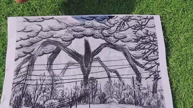 学子神还原《怪奇物语》转场，从校园球场秒入异世界，这创意脑洞绝了