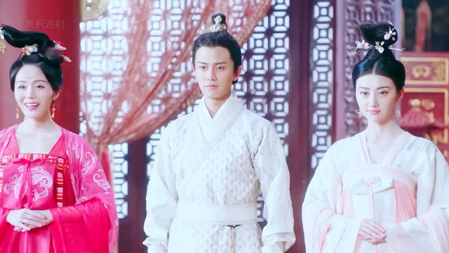 两个女人同时嫁给你一个男人， 一个只想上位 ，一个则为了报仇！