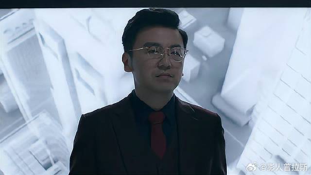 小伙参加发布会，看到未来自己成为富豪，瞬间惊呆了