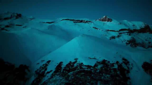 小鹏P7携鹏友雪季出发，掀背后备箱轻松容纳滑雪装备