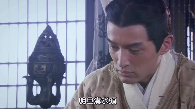 胡歌大漠诠释极致爱意，蓝色身影引关注