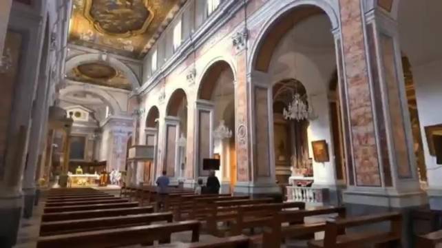 索伦托是柠檬树与海浪共同腌制的小镇