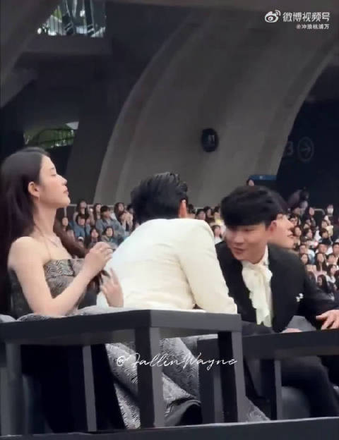 朴宝剑听林俊杰的歌长大，这波梦幻联动我可以！