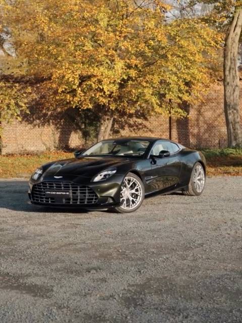 Aston Martin Vanquish 完美的超级大GT！马丁太适合木纹内饰了，优雅老钱风