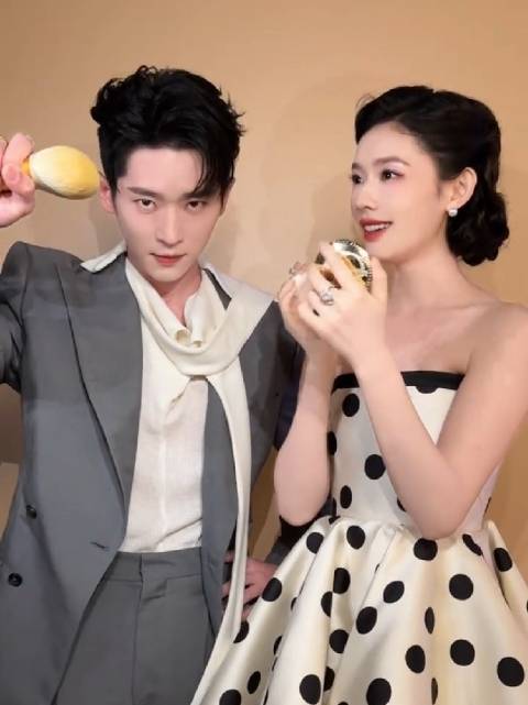 丞磊林允同框营业视频，姑姑姑父还有售后呐