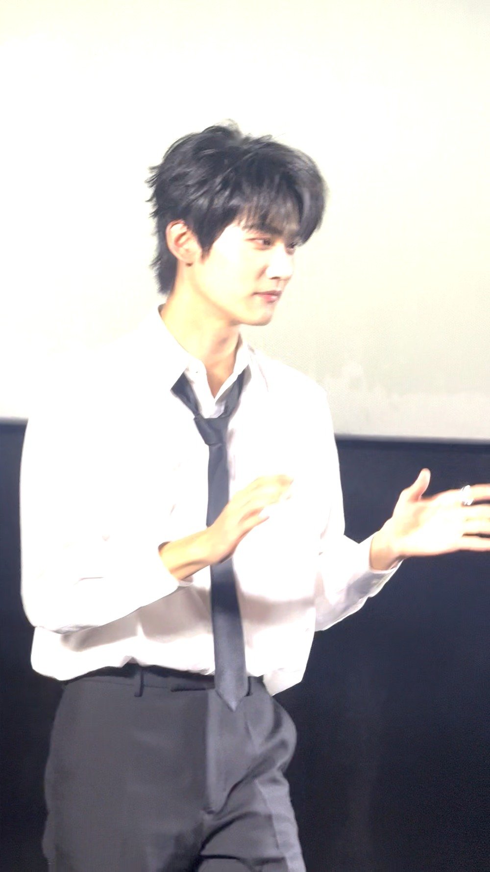 周柯宇现场跳《姐姐真漂亮》展现魅力