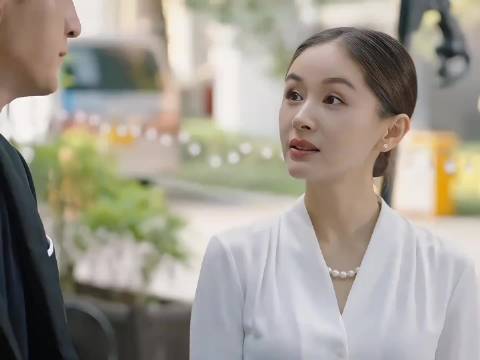 如果男友那么容易被撬走，那么你尽管拿去好了