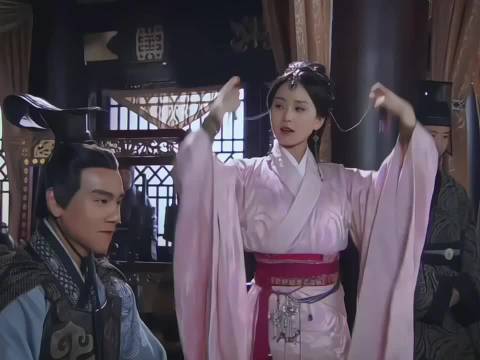 刘诗诗彭于晏风中奇缘眼神戏获赞