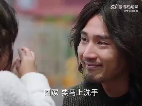 成年人崩溃瞬间引共鸣,三分钟视频计划受关注