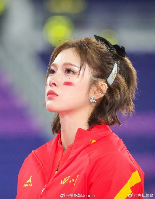 吴艳妮全运会百米栏摘银泪洒赛场