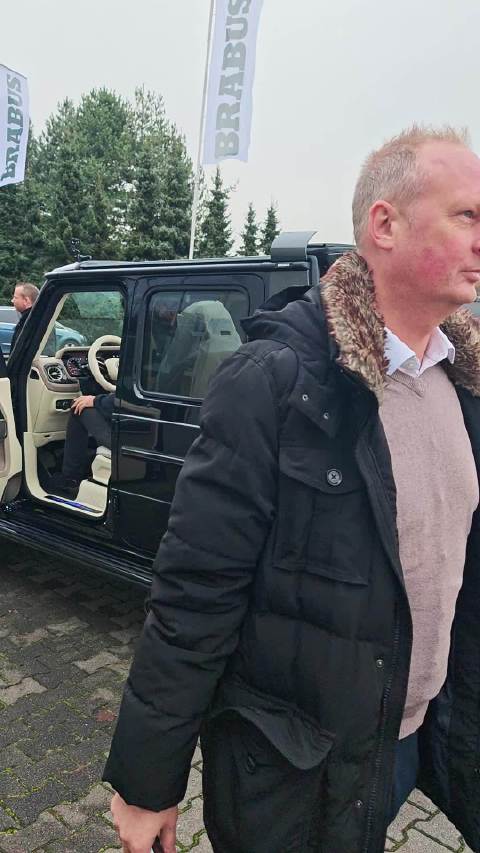 奔驰G-Class多款稀缺车型解析，巴博斯G800敞篷领衔