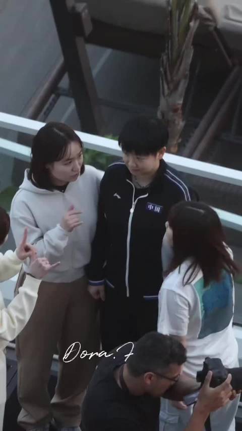 伊藤美诚问孙颖莎身高，小咪回应160