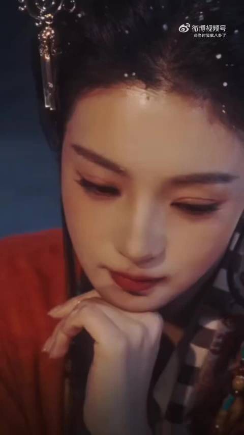 好美！完完全全复原了战国袍的美，内娱有这样的古装美人俺们大家心满意足了！