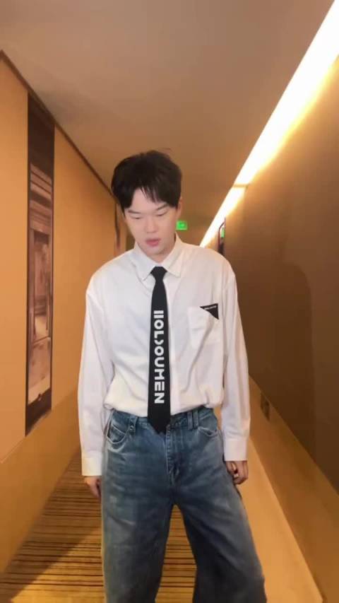 网友误认李飞发歌为时代峰峻老板，实为同名歌手