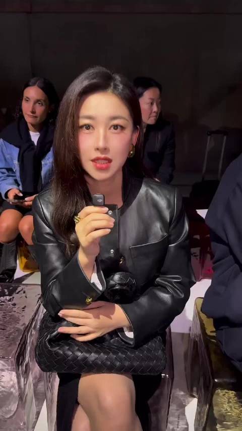 朱珠分享穿搭心得展现时尚品味