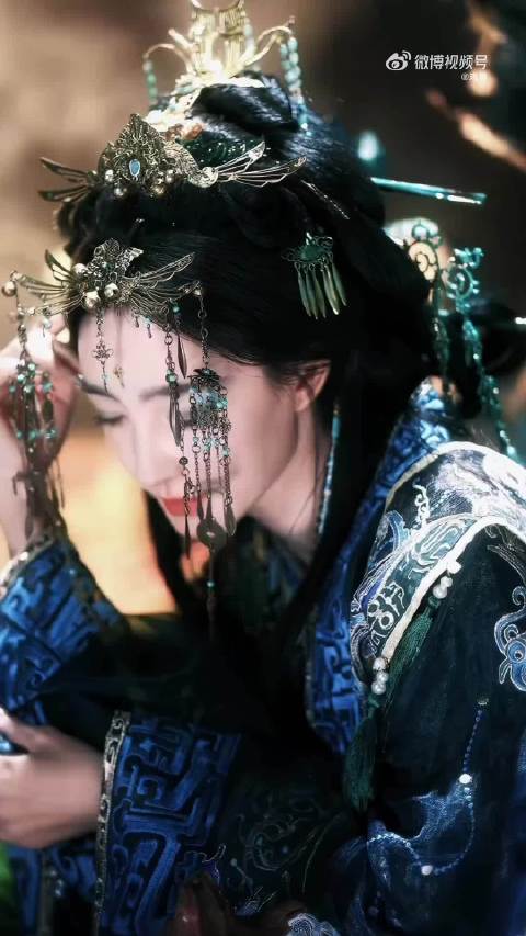 慎儿蓝绿古装魅舞回归，颜值依旧惊艳