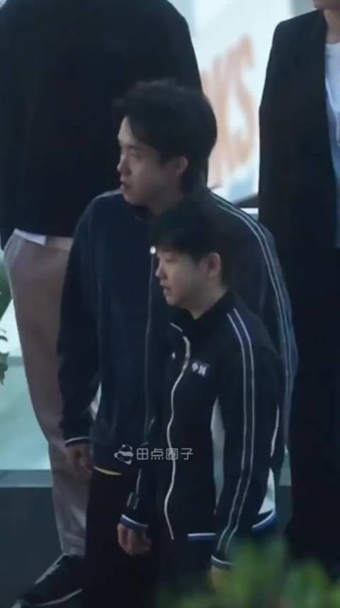 WTT香港总决赛拍摄花絮，孙颖莎与伊藤美诚、大藤沙月亲密合照