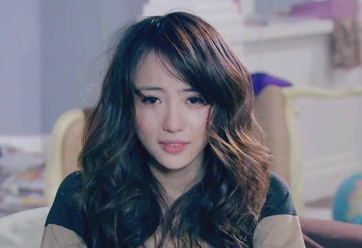 “真正的爱人会亲手拆掉围墙，而不是让你在迷宫里找糖”