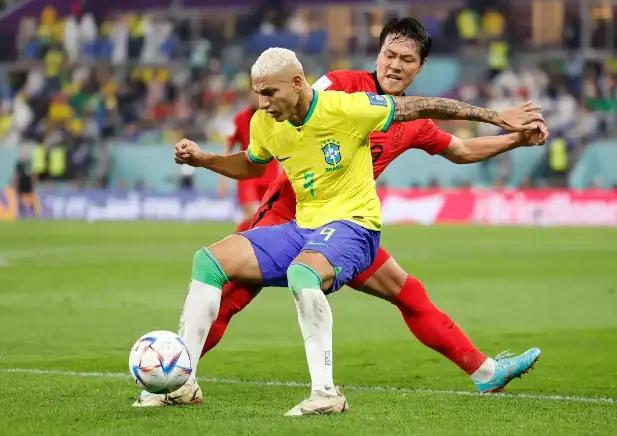 1-4！0-5韩国男足遭巴西双杀，美加墨世界杯真要当“送分童子”？