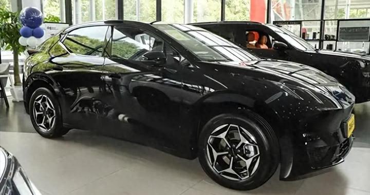 10-15万纯电SUV怎么选？领克Z20凭均衡成家庭用户新宠